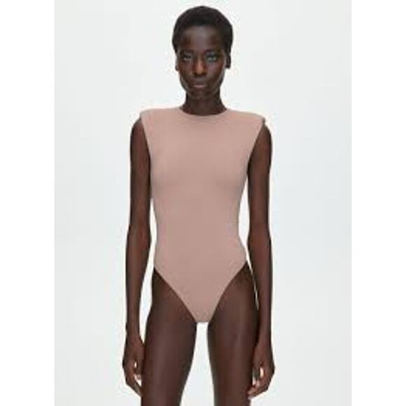 Babaton Sleeveless Bodysuit Mauve Pink Shoulder Pad Top Blouse - Picture 1 of 7